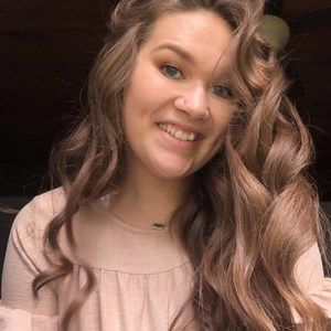 Meet your Posher, Katelyn